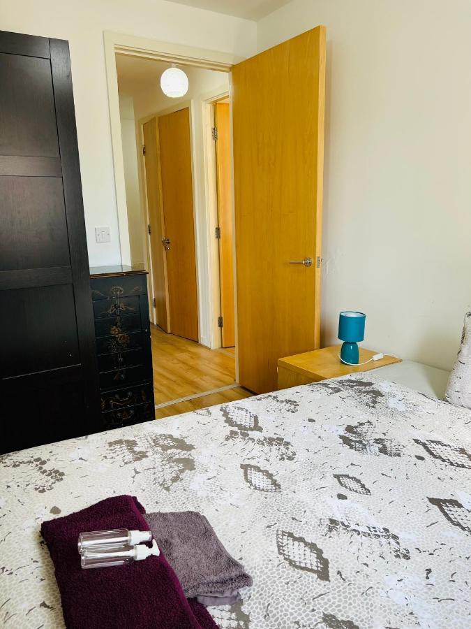 Apartment Fabulous 2bed 2bath Ground Floor Serviced Near *